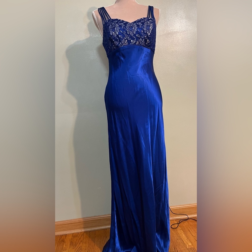 Vintage Y2K All That Jess Elegant Blue Satin Empire Waist Lace Evening Gown 9-10